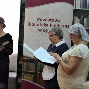 Czytające Teresa Susz - Juliasiewiczowa z Dulskich, Teresa Mikulec - Hanka oraz Barbara Góras - Tadrachowa podczas Narodowego Czytania 2021