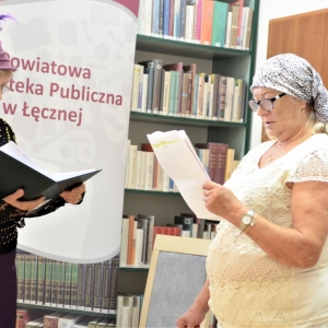 Czytające Teresa Susz - Juliasiewiczowa z Dulskich i Barbara Góras - Tadrachowa podczas Narodowego Czytania 2021