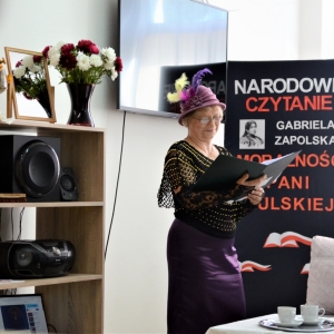 Czytająca Teresa Susz - Juliasiewiczowa z Dulskich podczas Narodowego Czytania 2021
